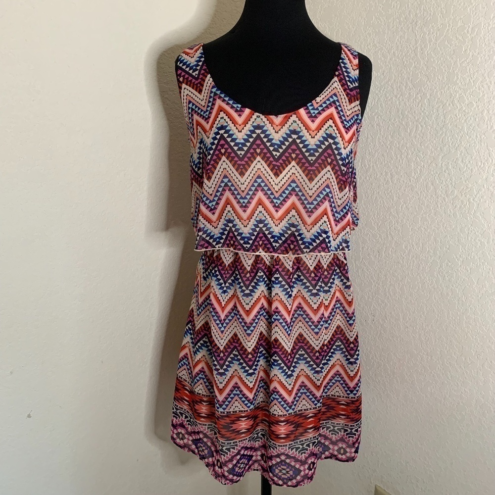 𝅺speechless Aztec Chevron Pattered Dress With Strappy Back Size Medium (1204)